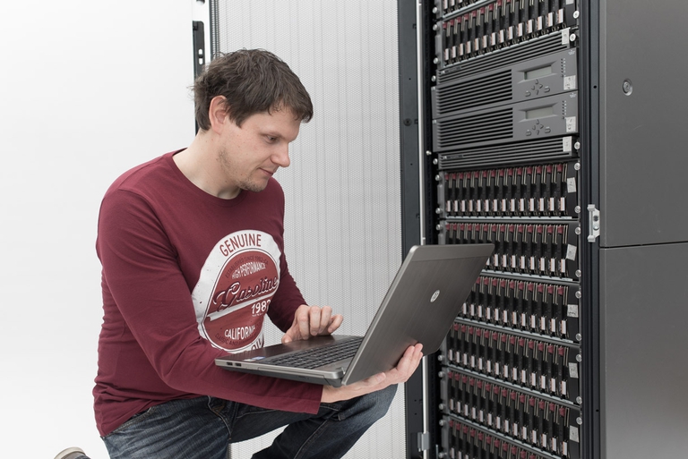 Pogodbeno vzdrževanje in sistemska podpora IT infrastrukture